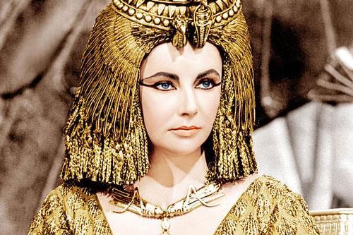 Tiết lộ 'bí thuật' phòng the của nữ hoàng Cleopatra, 2.000 năm vẫn có 'ma lực' ngút người