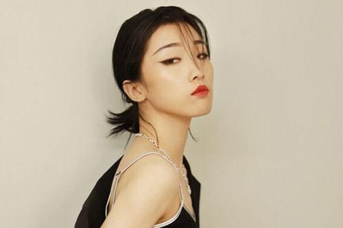Ngoài Yamy, giới giải trí Hoa Ngữ còn những ngôi sao nào không quá đẹp nhưng vẫn vô cùng hot?
