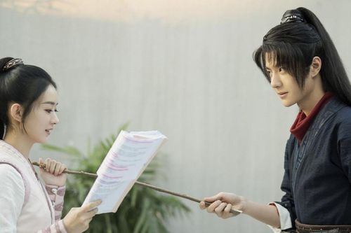 Phim 'Hữu Phỉ' chưa phát sóng đã bị đối thủ chơi xấu, Triệu Lệ Dĩnh - Vương Nhất Bác bị chỉ trích nặng nề