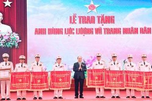 Công an tỉnh Phú Thọ đón nhận danh hiệu 'Anh hùng lực lượng vũ trang nhân dân' thời kỳ đổi mới