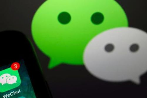 Thấy gì qua vụ ông Trump cấm WeChat?