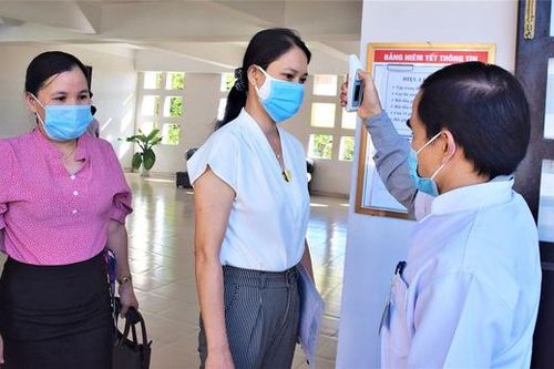 Hà Nội: Chuyển 1 điểm thi THPT, thay tổ cán bộ coi thi do có 1 giáo viên F1