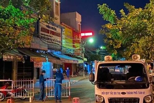Tam Kỳ (Quảng Nam): Đưa cháu bé 11 tuổi đi cách ly trong đêm vì nghi Covid-19
