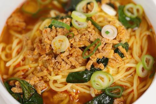 Nấu mì thịt lợn đơn giản, không tốn thời gian
