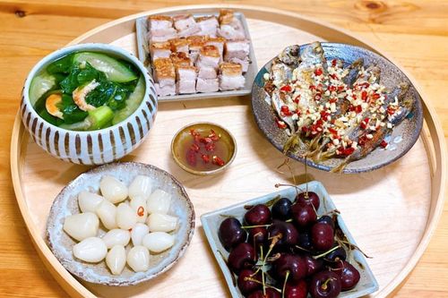 Thực đơn cơm nhà buổi tối trời mưa