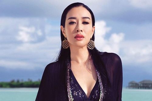 'Biểu tượng gợi cảm' Chung Lệ Đề - 50 tuổi đi thi hát và sớm bị loại