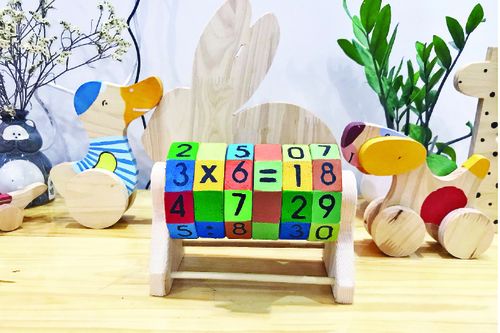 Phụ nữ mê làm mộc