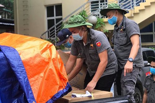 'Chia lửa' với tuyến đầu chống dịch