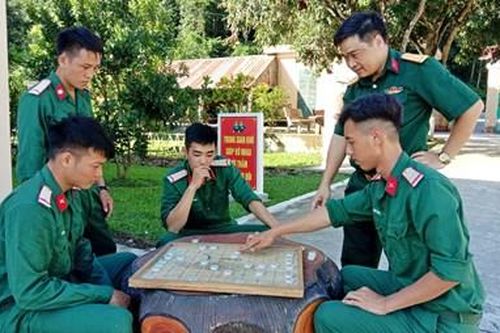 Cán - binh như anh em một nhà