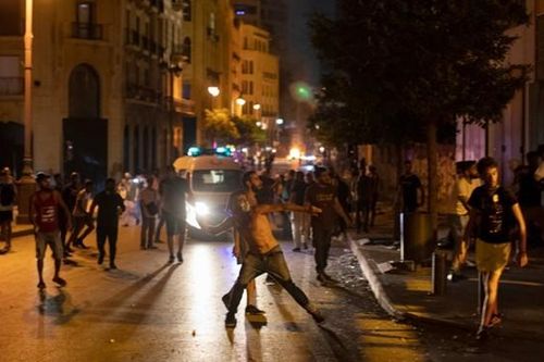 Hàng ngàn người dân Lebanon xuống đường