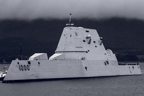 Nếu 'Peter Đại đế' Nga và Zumwalt DDG1000 Mỹ giao chiến, tàu nào sẽ thắng?