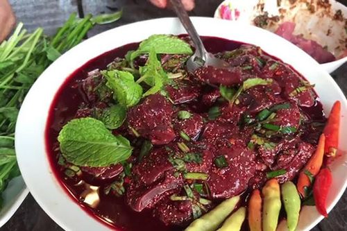 Những món ăn kinh dị Thái Lan khiến du khách 'sợ khóc thét'