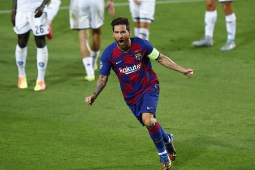 Messi rực sáng, Barcelona hạ Napoli và tiến vào tứ kết Champions League