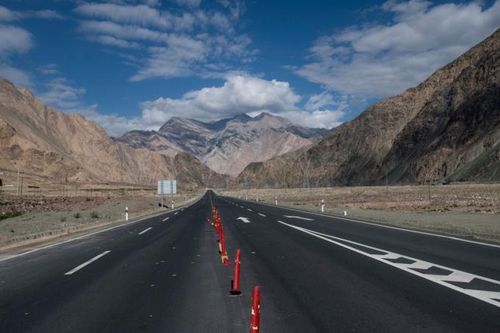 Trung Quốc, Pakistan thúc đẩy dự án đường sắt trong khu vực tranh chấp với Ấn Độ