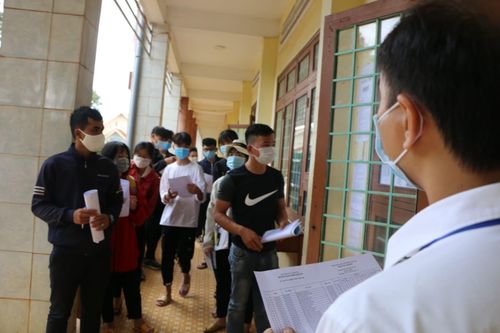 Xét đặc cách tốt nghiệp cho nữ sinh có bố qua đời trước ngày thi