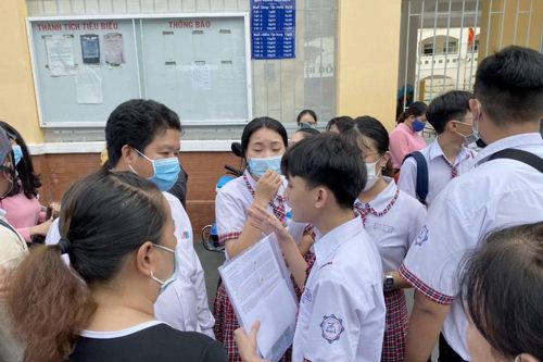 Thí sinh Cần Thơ vui mừng vì đề thi Ngữ Văn vừa sức