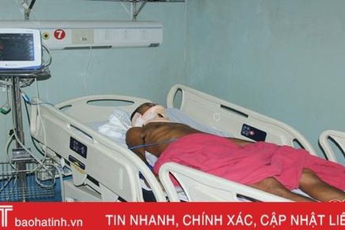Bố bị liệt tứ chi, mẹ không việc làm, tương lai 5 đứa trẻ không biết sẽ ra sao!