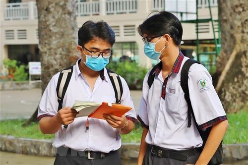 Lãnh đạo Bộ Giáo dục kiểm tra công tác tổ chức thi tại TP.HCM