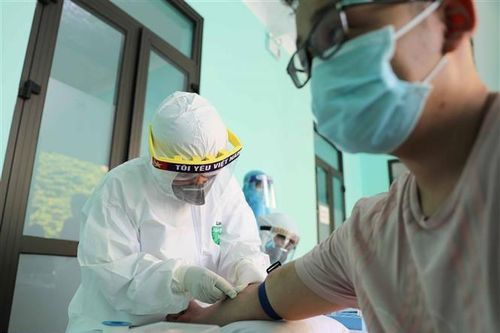 Thông báo khẩn tìm người đi trên chuyến bay, xe khách có bệnh nhân COVID-19