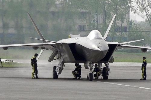'Cân đo' sức mạnh tiêm kích Rafale Ấn Độ và J-20 Trung Quốc