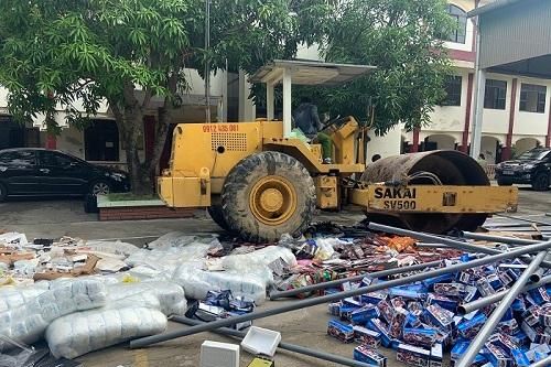 Nghệ An: tiêu hủy số lượng lớn hàng hóa vi phạm trị giá gần 1,5 tỷ đồng