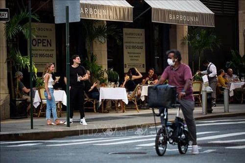 Dữ liệu kinh tế toàn cầu ảm đạm và bức tranh triển vọng 'màu xám'