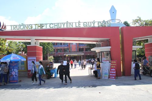 Quảng Trị thay 236 giám thị và cán bộ phục vụ thi vì liên quan 2 ca COVID-19