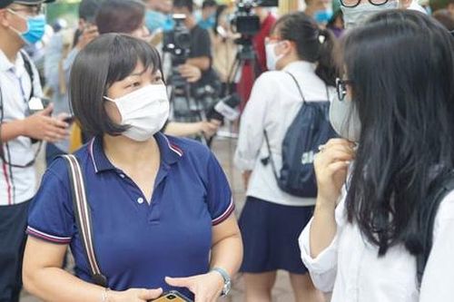 Ngày thi tốt nghiệp PTTH đầu tiên: 13 thí sinh bị đình chỉ do mang tài liệu, điện thoại vào phòng thi