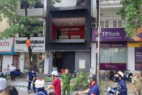 Điều tra nguyên nhân nghi nổ khí gas tại nhà hàng ở Kim Mã
