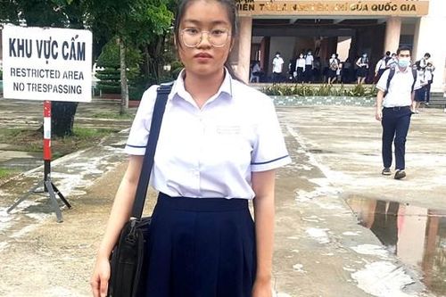 Nghị lực phi thường của một nữ sinh nghèo ở Kiên Giang