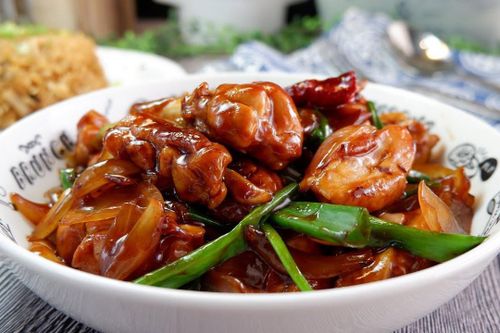 Học làm thịt gà xào sánh sốt nhanh gọn không cần ướp