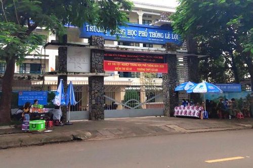 Nam sinh bỏ thi vì tai nạn giao thông