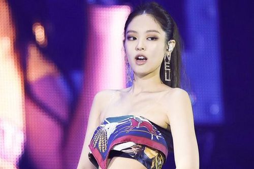 Góc khuất sau những fancam nổi tiếng