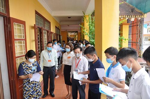 Ngày mai các hội đồng tiến hành chấm thi tốt nghiệp THPT