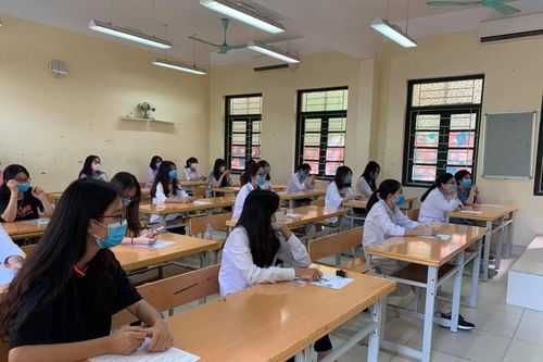 Tổ chức thi lại ngay ngày mai cho nhiều thí sinh vì cán bộ coi thi sai quy chế
