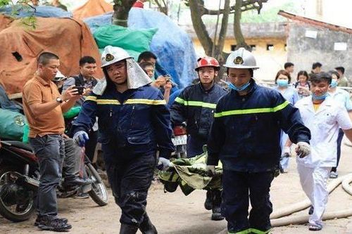Hoãn xử vụ cháy xưởng sản xuất thùng đựng rác khiến 8 người tử vong