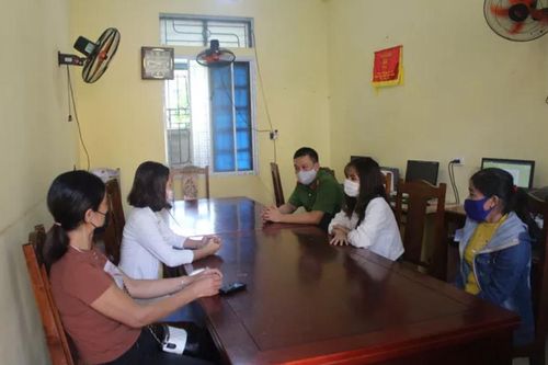 Giải cứu hai thiếu nữ Nghệ An bị đánh đập, bắt phục vụ khách trong quán karaoke