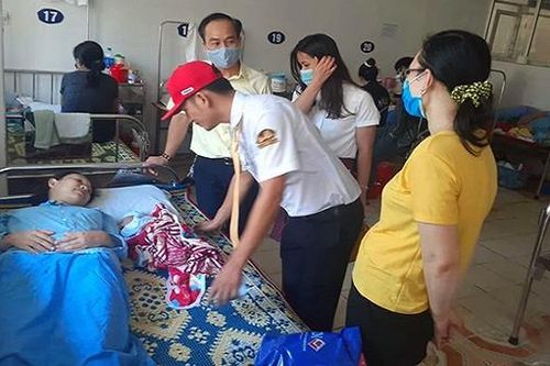 Tài xế taxi hóa 'bà đỡ' giúp sản phụ vượt cạn thành công ngay trên xe