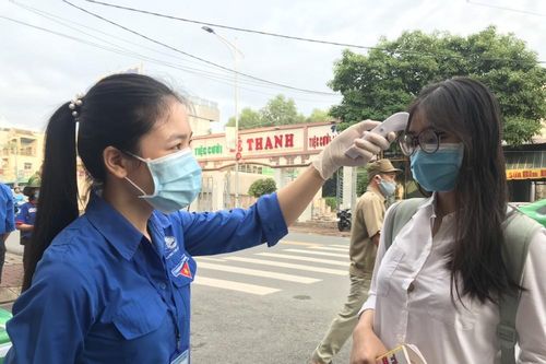 Thay toàn bộ 70 cán bộ coi thi của một điểm thi do đi về từ vùng dịch