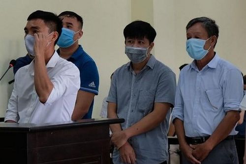 5 bị cáo nguyên là cán bộ, công chức UBND TP Thanh Hóa hầu tòa