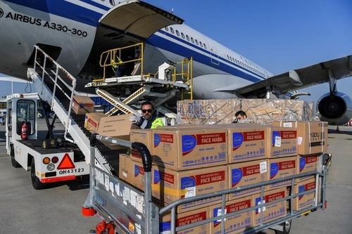 Hàng chục vạn nhà máy khẩu trang mọc lên như nấm, giờ chật vật tồn tại