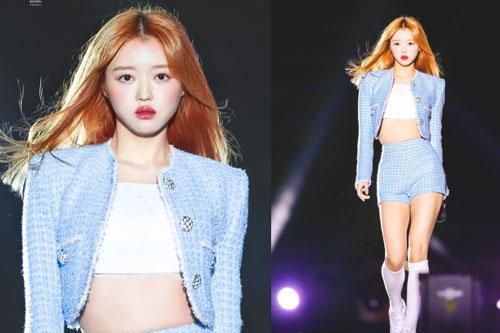 Xuất hiện đối thủ của 'thánh body' BLACKPINK: Tỉ lệ siêu thực làm chao đảo MXH, bước ra sân khấu mà như đi catwalk
