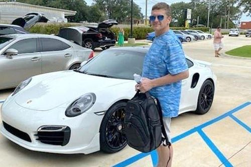 Mua trót lọt chiếc siêu xe Porsche bằng tấm séc giả tự in