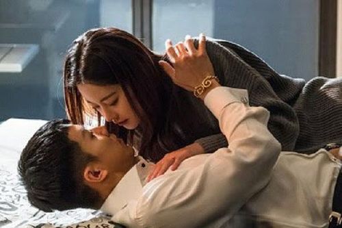 Liêu xiêu vì cô hàng xóm nóng bỏng, tôi sốc khi biết ý đồ của vợ