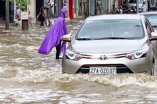 TP: Điện Biên Phủ: Đường Võ Nguyên Giáp tiếp tục ngập nặng sau mưa