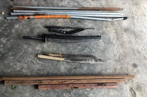 Nhóm đối tượng dùng xe bán tải chở nhau đi trả thù đánh chết người, ra đầu thú