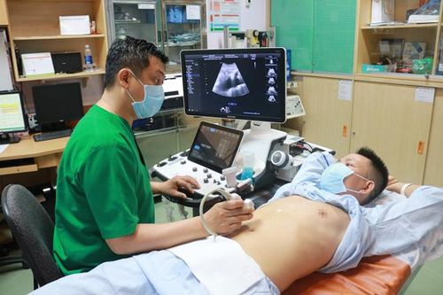 Cứu sống bệnh nhân trẻ bị phình động mạch thân tạng hiếm gặp
