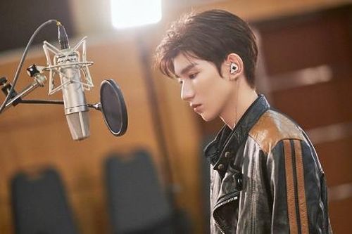 Trong thế giới fangirl: Thế giới của Vương Nguyên, xin hãy là dải ngân hà ấm áp mà thôi!