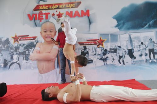 Con trai Quốc Cơ, Quốc Nghiệp lập kỷ lục khi mới 3 tuổi