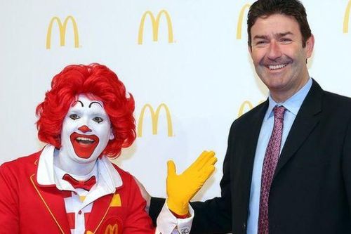Cựu tổng giám đốc McDonald's bị kiện vì quan hệ tình ái với cấp dưới